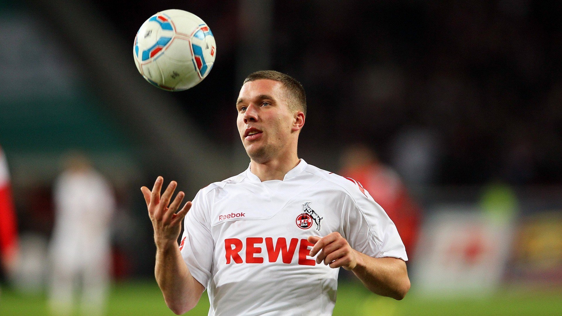 多特蒙德后卫公开承认比赛中失误，展现诚实品质，多特蒙德 后卫