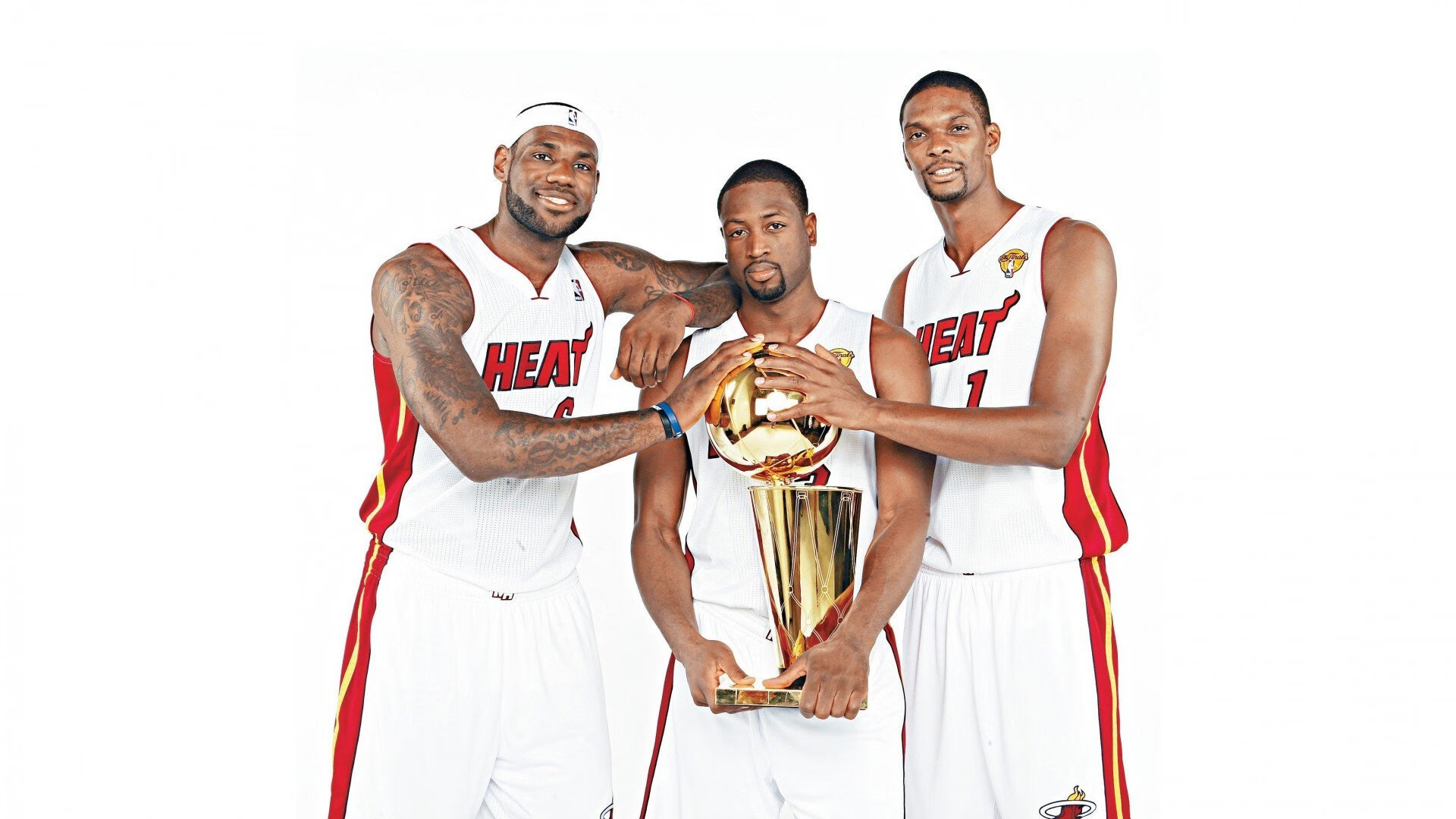 “壁球对决：高新区全民健身馆赛场充满悬念，谁能成为快打高手？”