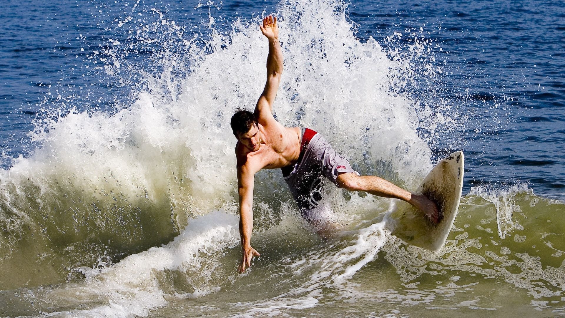 中国香港队在国际乒联混合团体世界杯中如何逆袭强敌，乒乓香港队