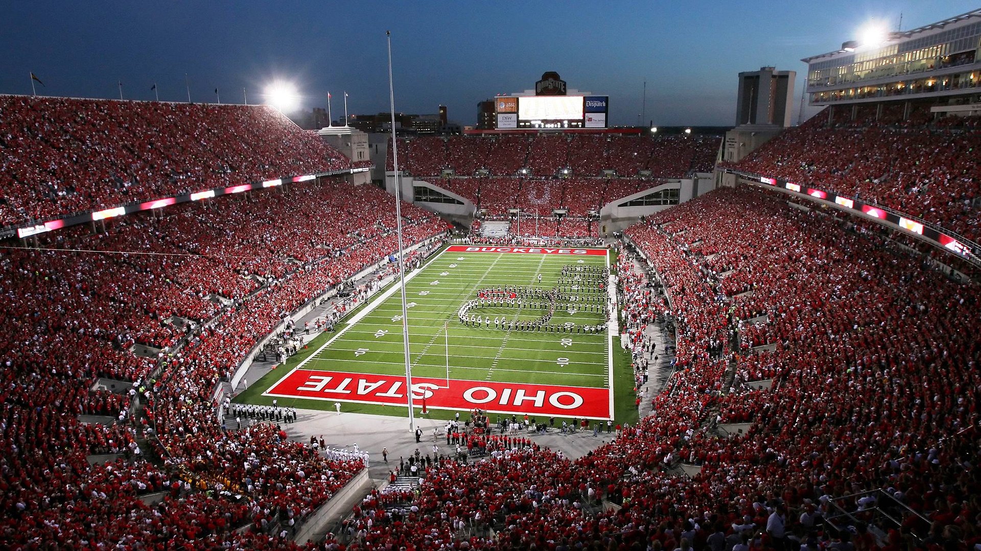 勇士主场新增灯光秀打造进场仪式震撼氛围,勇士主场揭幕战